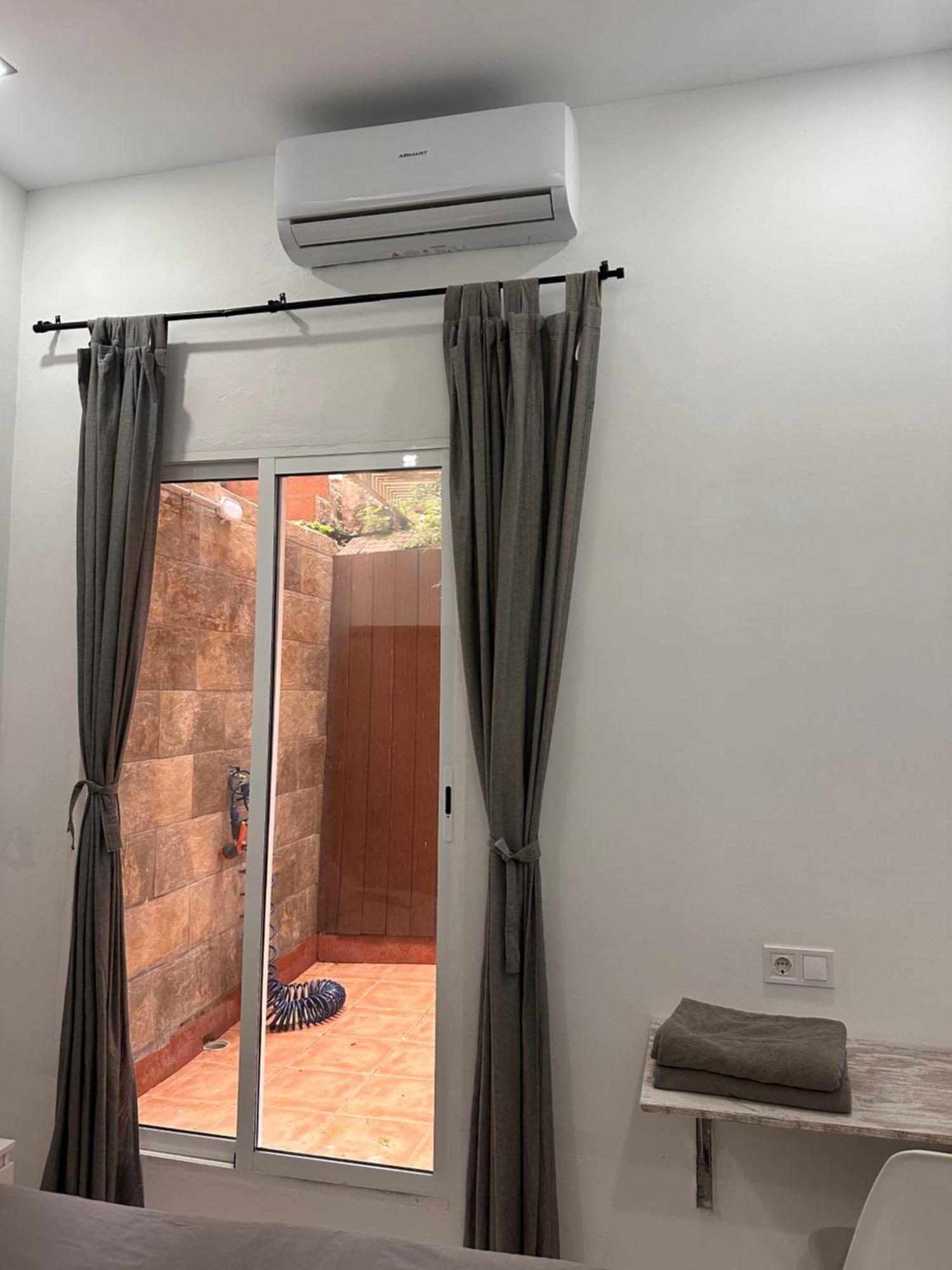 Apartamento en planta baja en badalona, barcelona Exterior foto