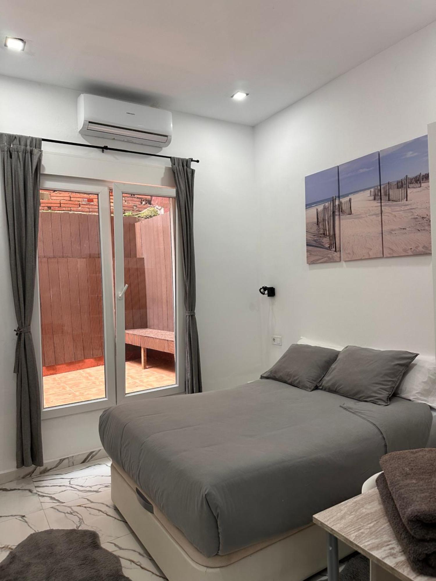 Apartamento en planta baja en badalona, barcelona Exterior foto