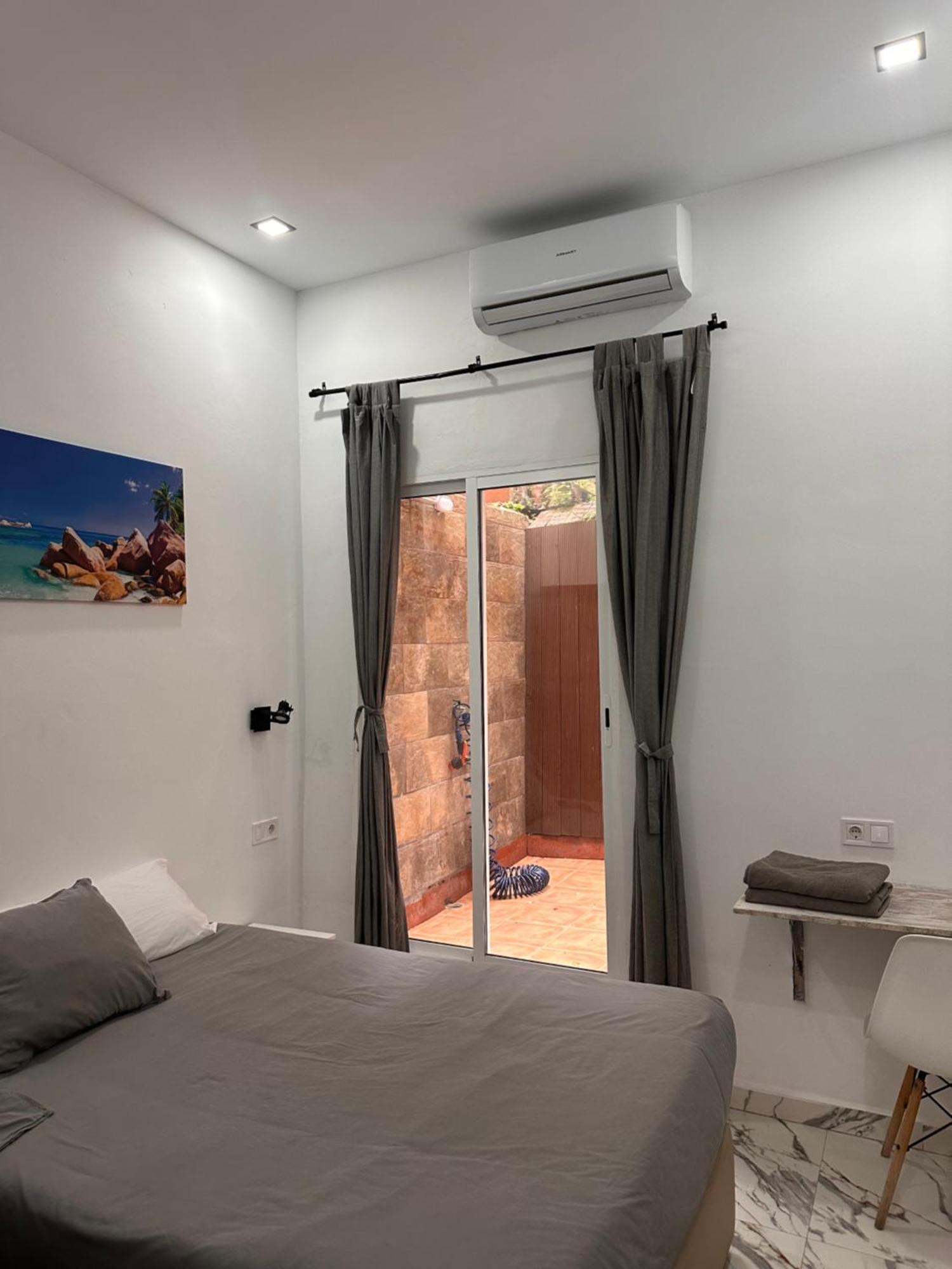 Apartamento en planta baja en badalona, barcelona Exterior foto