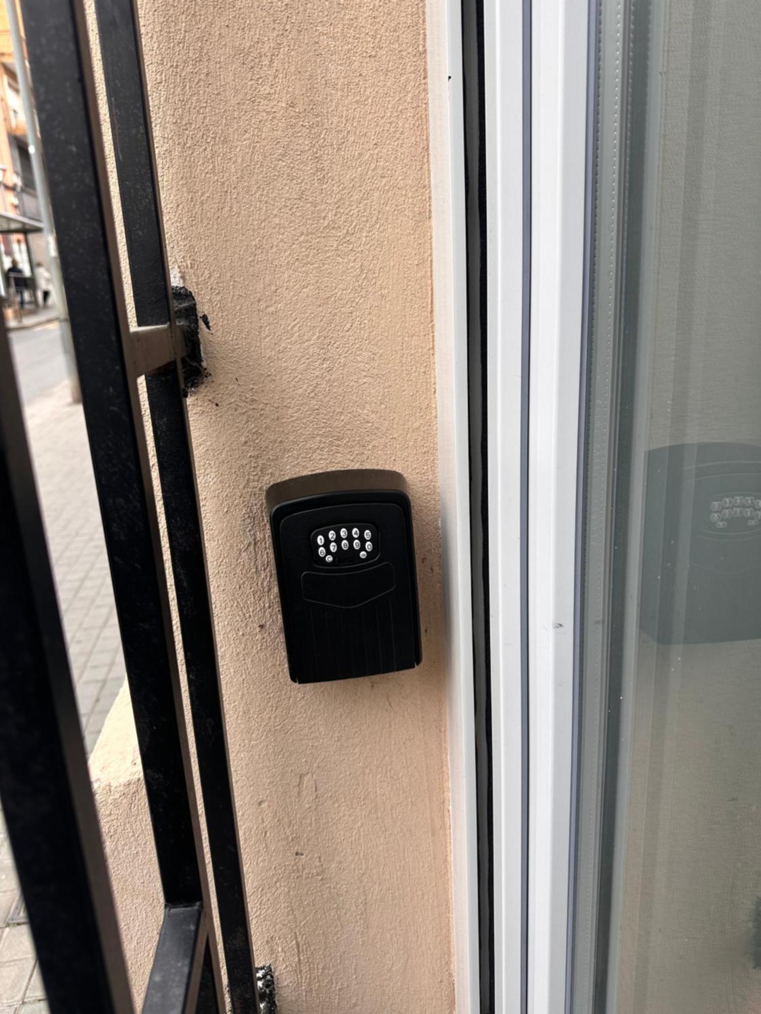 Apartamento en planta baja en badalona, barcelona Exterior foto